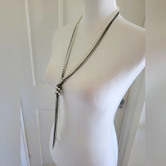 Long Elegant Silver/White Faux Pearl Beaded Knotted Lariat Tassel Necklace - Picture 11 of 12